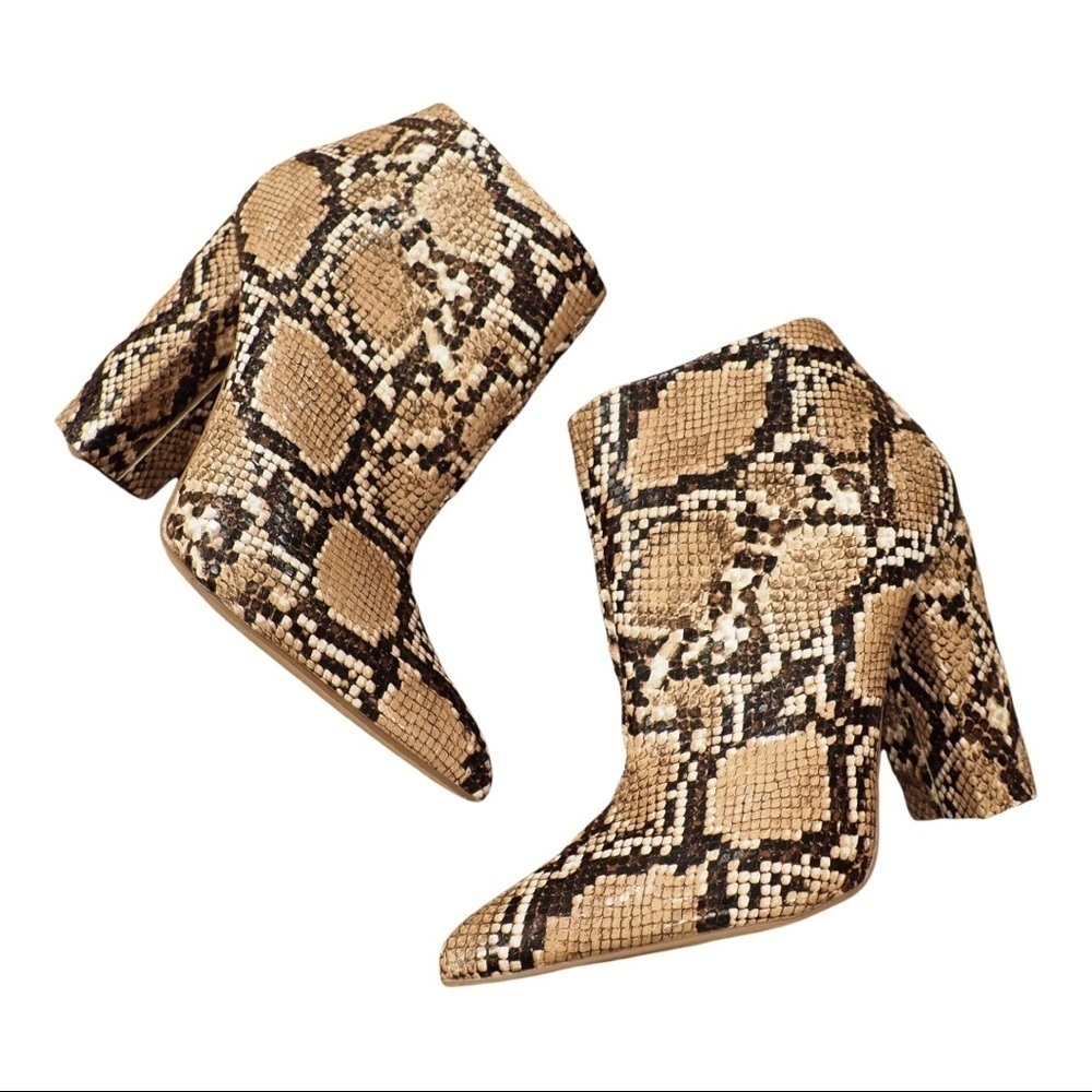 Shoe dazzle sz 6 Brooke faux leather python print ankle booties